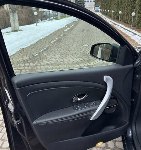 Серый Рено Меган, объемом двигателя 1.5 л и пробегом 212 тыс. км за 9999 $, фото 12 на Automoto.ua