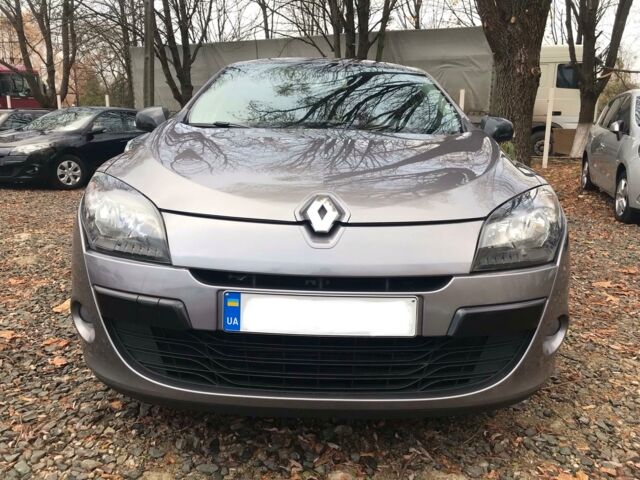 Сірий Рено Меган, об'ємом двигуна 1.5 л та пробігом 197 тис. км за 8300 $, фото 1 на Automoto.ua