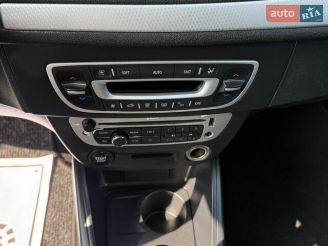 Сірий Рено Меган, об'ємом двигуна 1.5 л та пробігом 219 тис. км за 7999 $, фото 136 на Automoto.ua