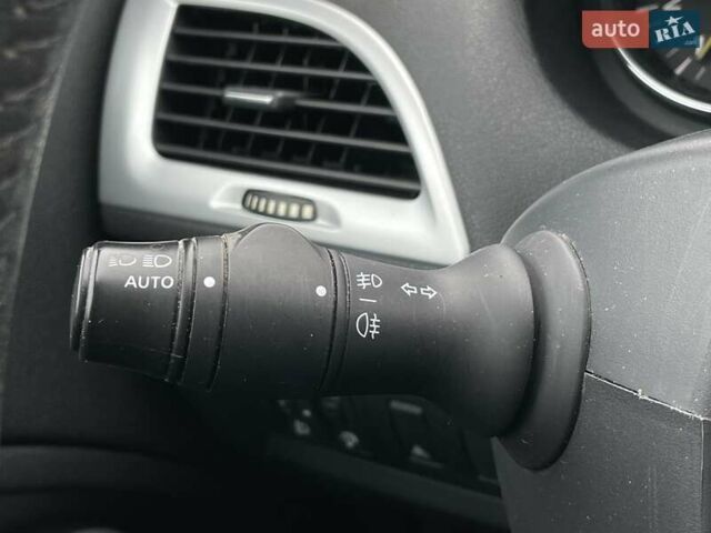 Серый Рено Меган, объемом двигателя 1.5 л и пробегом 271 тыс. км за 7999 $, фото 43 на Automoto.ua