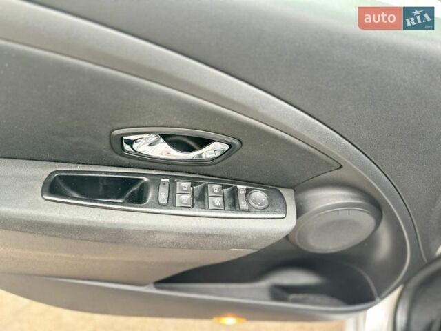 Сірий Рено Меган, об'ємом двигуна 1.46 л та пробігом 389 тис. км за 6399 $, фото 29 на Automoto.ua