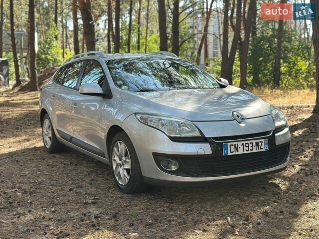 Сірий Рено Меган, об'ємом двигуна 1.5 л та пробігом 216 тис. км за 7450 $, фото 1 на Automoto.ua