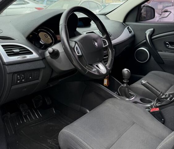 Серый Рено Меган, объемом двигателя 1.5 л и пробегом 238 тыс. км за 7600 $, фото 11 на Automoto.ua