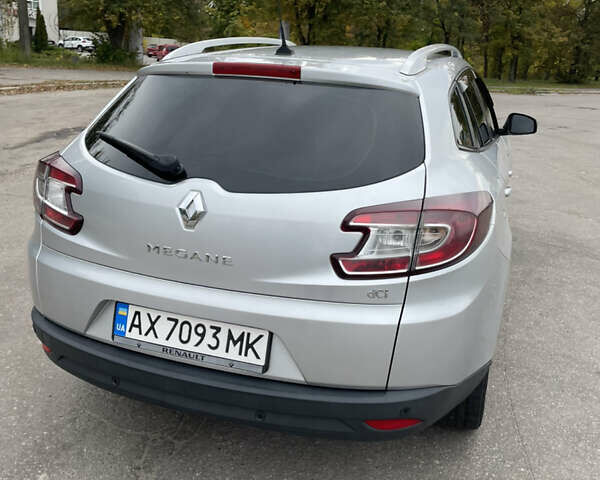 Рено Меган 2012 в Харькове на Automoto.ua Серый Рено Меган, объемом двигателя 1.46 л и пробегом 298 тыс. км за 7500 $, фото 4 на Automoto.ua