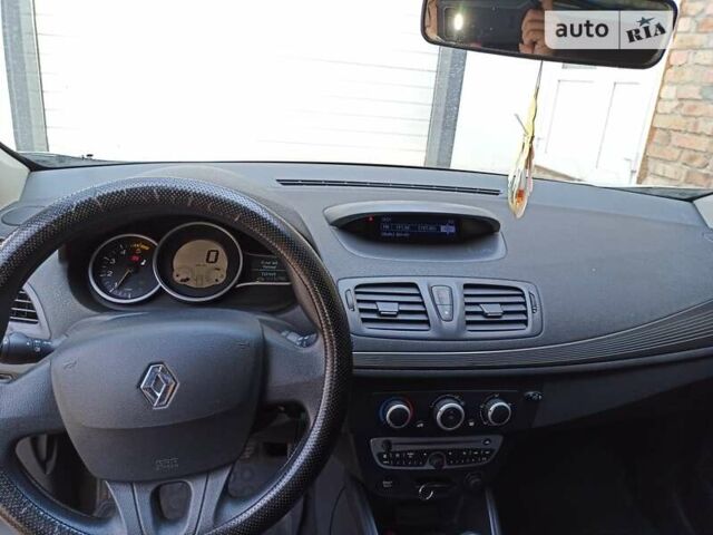 Серый Рено Меган, объемом двигателя 1.46 л и пробегом 277 тыс. км за 6500 $, фото 5 на Automoto.ua