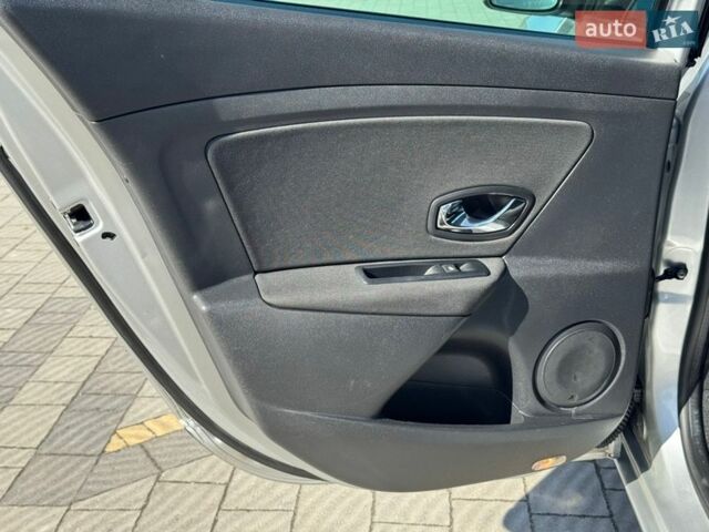 Сірий Рено Меган, об'ємом двигуна 1.4 л та пробігом 171 тис. км за 6999 $, фото 66 на Automoto.ua