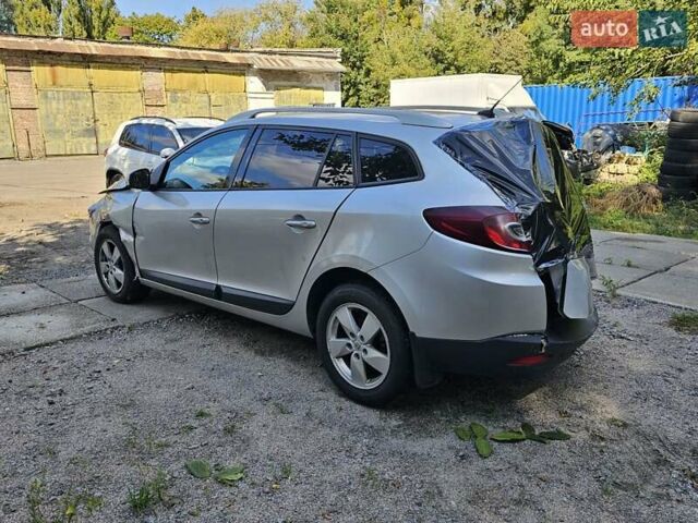 Сірий Рено Меган, об'ємом двигуна 1.46 л та пробігом 170 тис. км за 2900 $, фото 4 на Automoto.ua