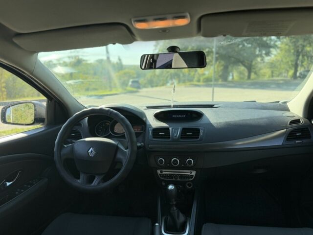 Сірий Рено Меган, об'ємом двигуна 0 л та пробігом 240 тис. км за 6219 $, фото 5 на Automoto.ua