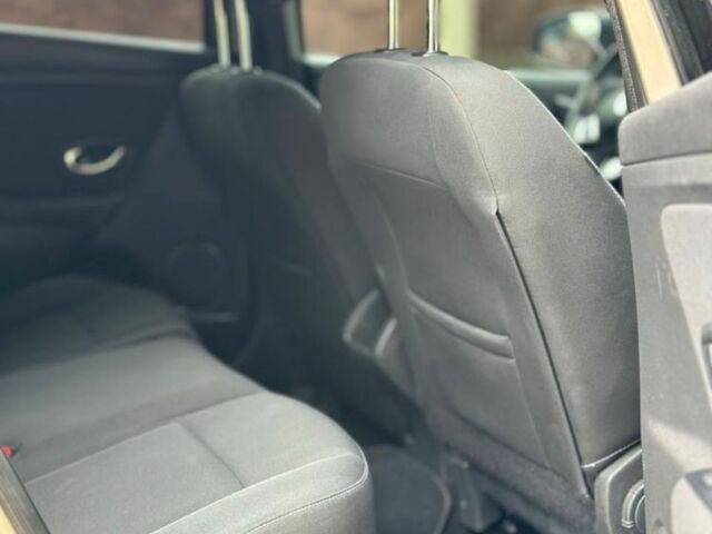 Сірий Рено Меган, об'ємом двигуна 1.5 л та пробігом 234 тис. км за 7770 $, фото 4 на Automoto.ua