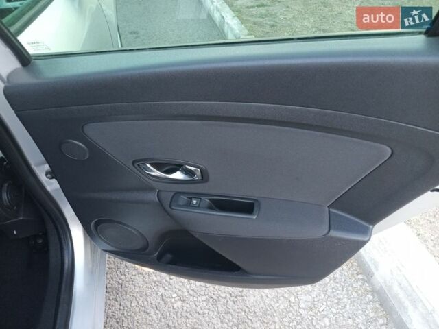 Серый Рено Меган, объемом двигателя 1.5 л и пробегом 280 тыс. км за 8200 $, фото 9 на Automoto.ua