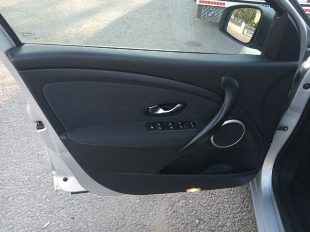 Серый Рено Меган, объемом двигателя 1.5 л и пробегом 280 тыс. км за 8300 $, фото 2 на Automoto.ua