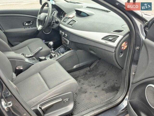 Серый Рено Меган, объемом двигателя 1.5 л и пробегом 241 тыс. км за 8000 $, фото 11 на Automoto.ua