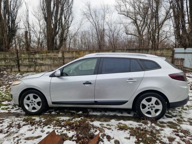 Серый Рено Меган, объемом двигателя 1.5 л и пробегом 305 тыс. км за 5500 $, фото 5 на Automoto.ua