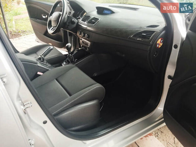 Сірий Рено Меган, об'ємом двигуна 1.5 л та пробігом 228 тис. км за 7300 $, фото 10 на Automoto.ua