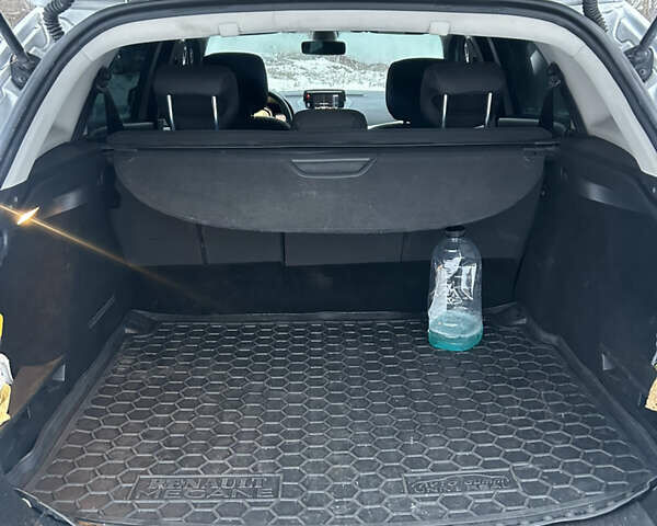 Сірий Рено Меган, об'ємом двигуна 1.46 л та пробігом 244 тис. км за 7800 $, фото 16 на Automoto.ua