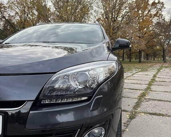 Сірий Рено Меган, об'ємом двигуна 1.46 л та пробігом 215 тис. км за 10300 $, фото 41 на Automoto.ua