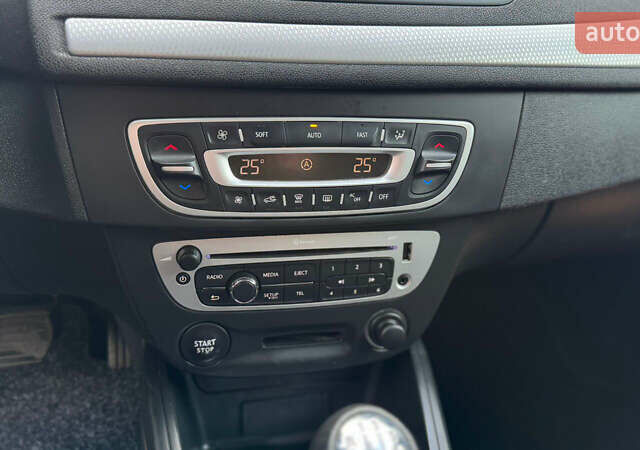 Серый Рено Меган, объемом двигателя 1.5 л и пробегом 215 тыс. км за 7600 $, фото 26 на Automoto.ua