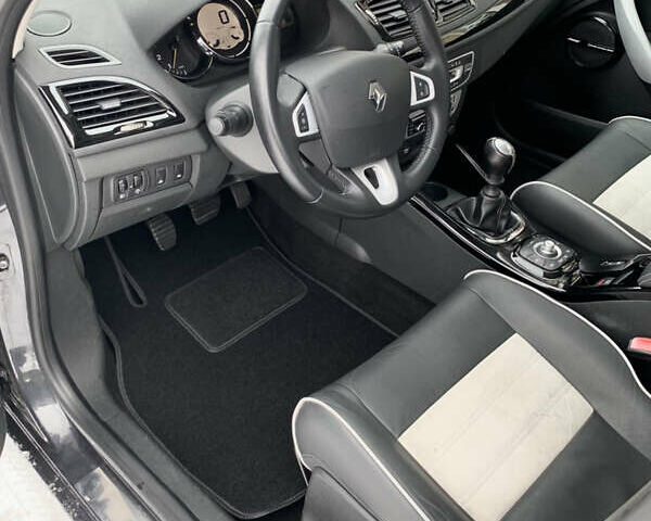 Серый Рено Меган, объемом двигателя 1.5 л и пробегом 237 тыс. км за 8250 $, фото 25 на Automoto.ua