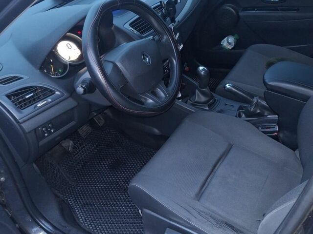 Серый Рено Меган, объемом двигателя 1.5 л и пробегом 262 тыс. км за 6300 $, фото 8 на Automoto.ua