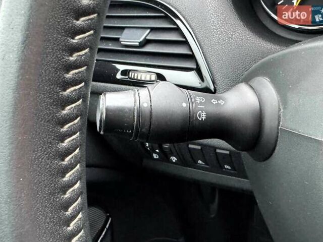 Сірий Рено Меган, об'ємом двигуна 1.46 л та пробігом 238 тис. км за 7990 $, фото 15 на Automoto.ua