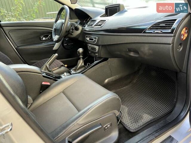 Сірий Рено Меган, об'ємом двигуна 1.6 л та пробігом 266 тис. км за 6300 $, фото 24 на Automoto.ua
