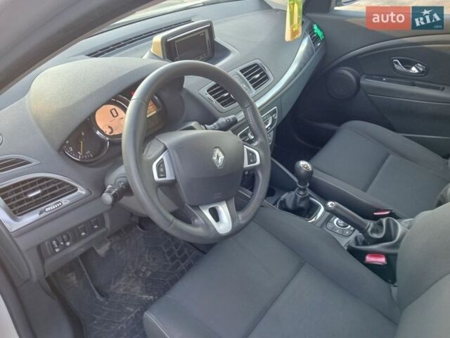 Сірий Рено Меган, об'ємом двигуна 1.46 л та пробігом 258 тис. км за 7500 $, фото 14 на Automoto.ua