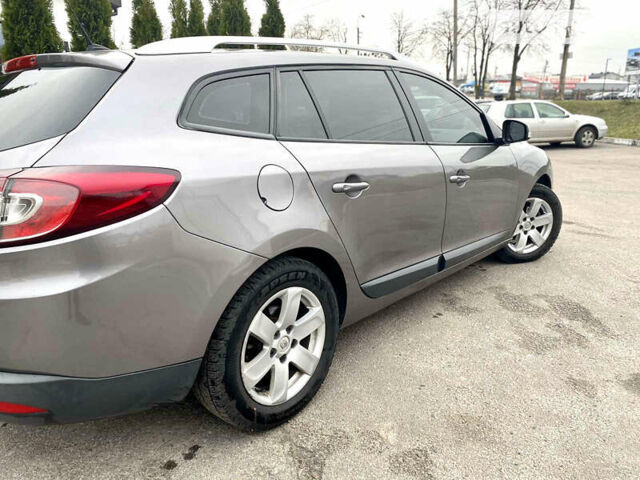 Сірий Рено Меган, об'ємом двигуна 1.46 л та пробігом 245 тис. км за 7499 $, фото 3 на Automoto.ua