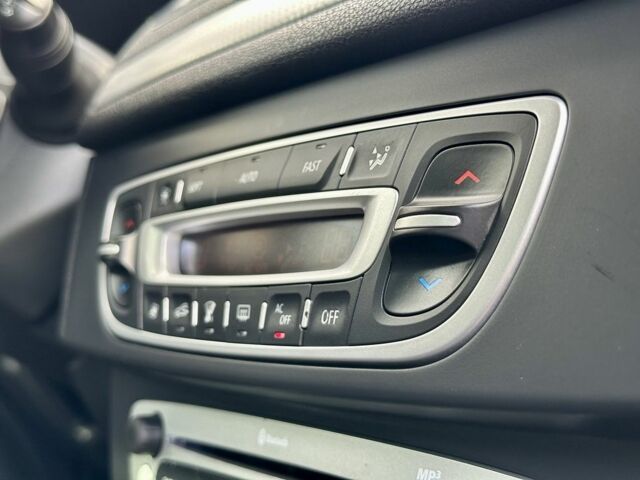 Серый Рено Меган, объемом двигателя 1.6 л и пробегом 277 тыс. км за 7000 $, фото 18 на Automoto.ua