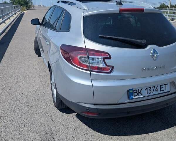 Серый Рено Меган, объемом двигателя 1.46 л и пробегом 283 тыс. км за 8000 $, фото 26 на Automoto.ua