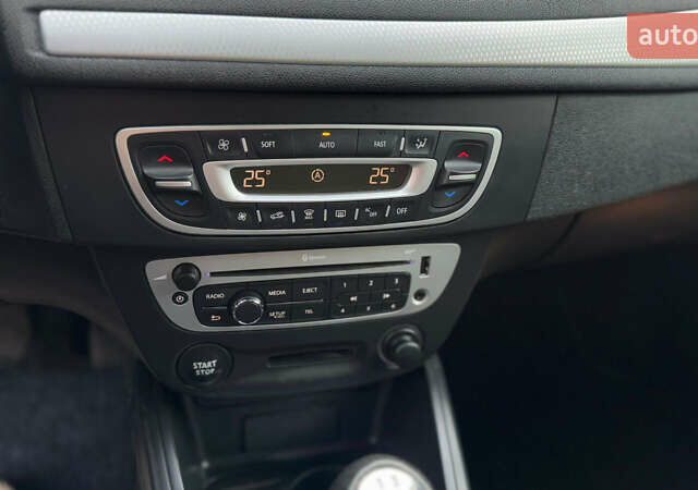 Серый Рено Меган, объемом двигателя 1.5 л и пробегом 215 тыс. км за 7600 $, фото 38 на Automoto.ua