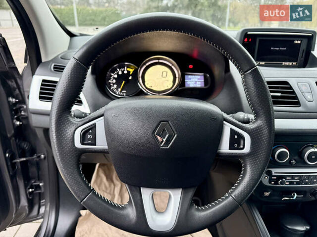 Серый Рено Меган, объемом двигателя 1.6 л и пробегом 176 тыс. км за 9200 $, фото 34 на Automoto.ua