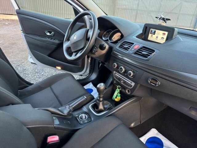 Серый Рено Меган, объемом двигателя 1.46 л и пробегом 181 тыс. км за 8899 $, фото 4 на Automoto.ua