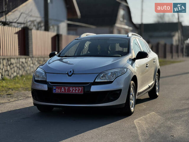 Сірий Рено Меган, об'ємом двигуна 1.6 л та пробігом 280 тис. км за 7150 $, фото 1 на Automoto.ua