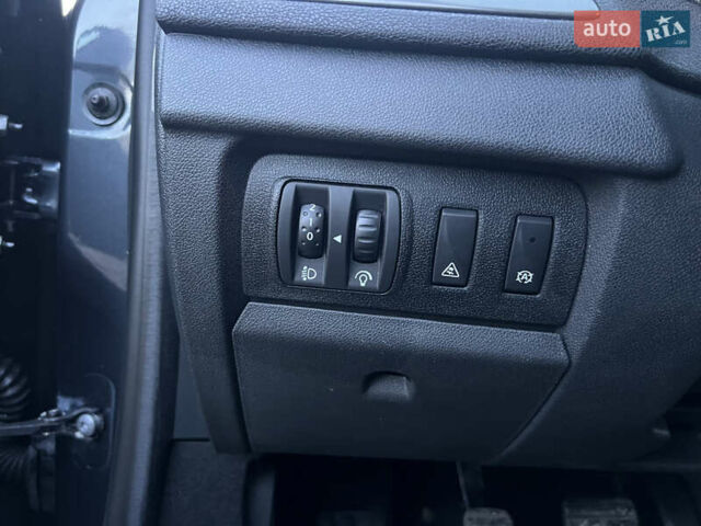 Серый Рено Меган, объемом двигателя 1.5 л и пробегом 230 тыс. км за 8200 $, фото 14 на Automoto.ua