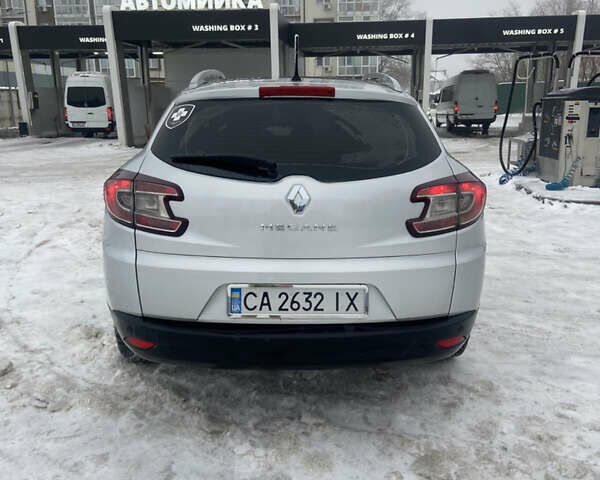 Серый Рено Меган, объемом двигателя 1.46 л и пробегом 254 тыс. км за 6999 $, фото 7 на Automoto.ua