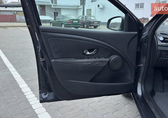 Серый Рено Меган, объемом двигателя 1.46 л и пробегом 183 тыс. км за 8450 $, фото 55 на Automoto.ua