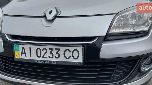 Рено Меган 2012 в Киеве на Automoto.ua Серый Рено Меган, объемом двигателя 1.46 л и пробегом 260 тыс. км за 8800 $, фото 21 на Automoto.ua