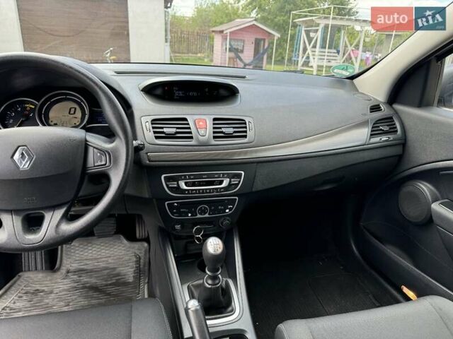 Серый Рено Меган, объемом двигателя 1.5 л и пробегом 232 тыс. км за 7500 $, фото 39 на Automoto.ua