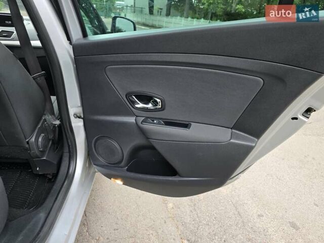 Серый Рено Меган, объемом двигателя 1.46 л и пробегом 195 тыс. км за 8500 $, фото 36 на Automoto.ua