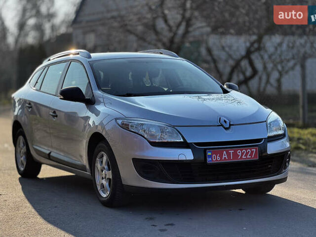 Сірий Рено Меган, об'ємом двигуна 1.6 л та пробігом 280 тис. км за 7150 $, фото 4 на Automoto.ua