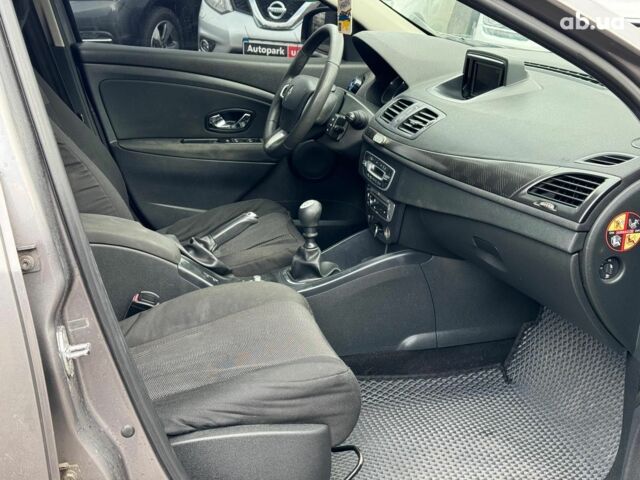 Серый Рено Меган, объемом двигателя 1.5 л и пробегом 380 тыс. км за 6940 $, фото 20 на Automoto.ua