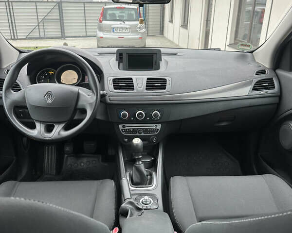 Сірий Рено Меган, об'ємом двигуна 1.46 л та пробігом 195 тис. км за 8500 $, фото 22 на Automoto.ua