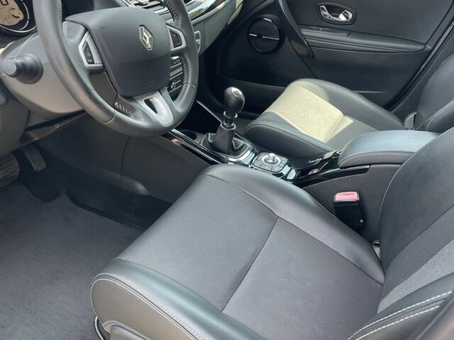 Серый Рено Меган, объемом двигателя 1.5 л и пробегом 259 тыс. км за 8900 $, фото 3 на Automoto.ua