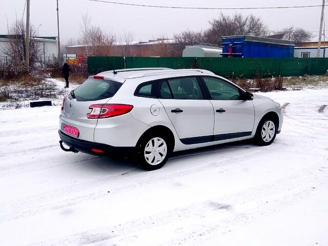 Сірий Рено Меган, об'ємом двигуна 1.6 л та пробігом 230 тис. км за 7400 $, фото 2 на Automoto.ua