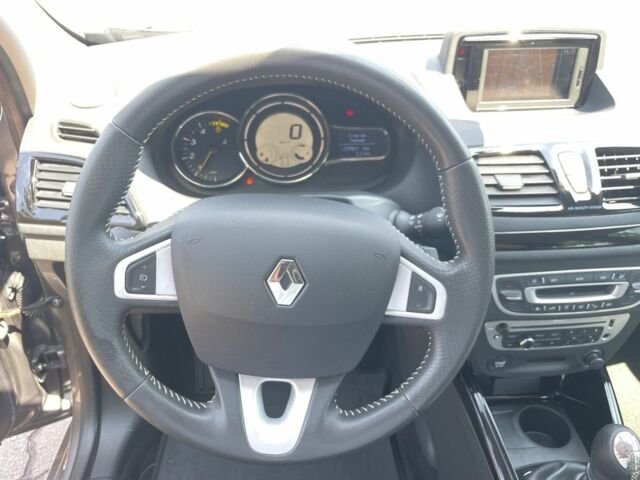 Серый Рено Меган, объемом двигателя 1.5 л и пробегом 259 тыс. км за 8900 $, фото 12 на Automoto.ua