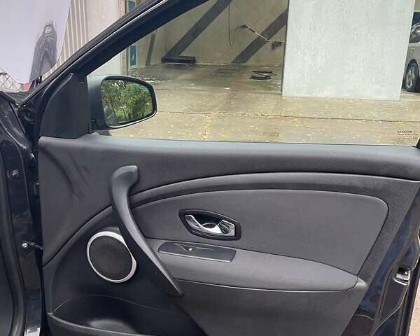 Серый Рено Меган, объемом двигателя 1.9 л и пробегом 200 тыс. км за 7650 $, фото 20 на Automoto.ua