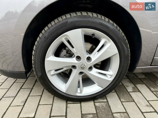 Серый Рено Меган, объемом двигателя 1.6 л и пробегом 176 тыс. км за 9200 $, фото 9 на Automoto.ua