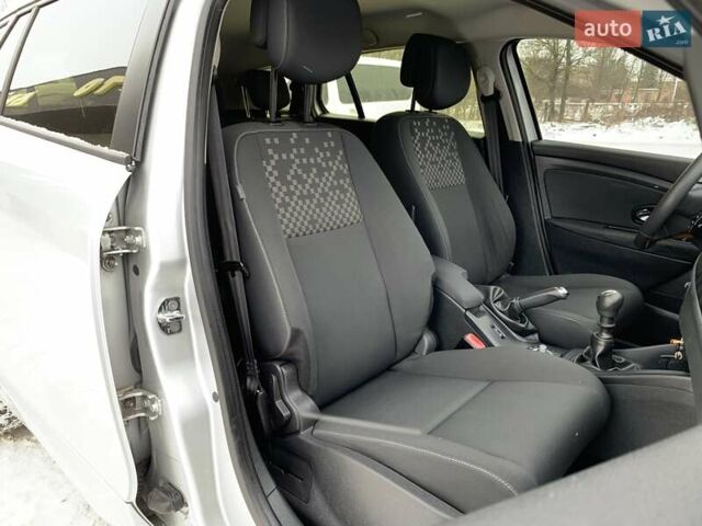 Серый Рено Меган, объемом двигателя 1.46 л и пробегом 263 тыс. км за 7999 $, фото 32 на Automoto.ua