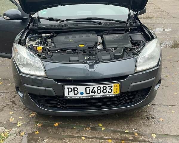 Серый Рено Меган, объемом двигателя 1.9 л и пробегом 200 тыс. км за 7650 $, фото 10 на Automoto.ua