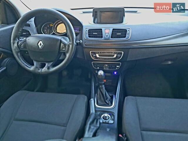 Сірий Рено Меган, об'ємом двигуна 1.9 л та пробігом 266 тис. км за 6800 $, фото 19 на Automoto.ua